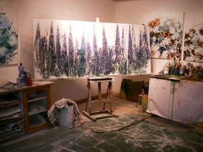 Atelierrundgang Großes Atelier - genug Platz für großformatige Ölbilder !